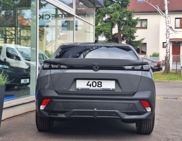Peugeot 408 6
