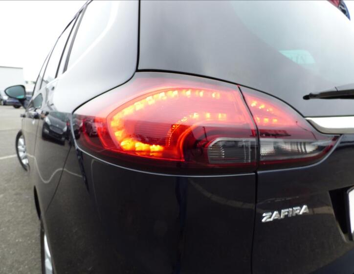 Opel Zafira 68