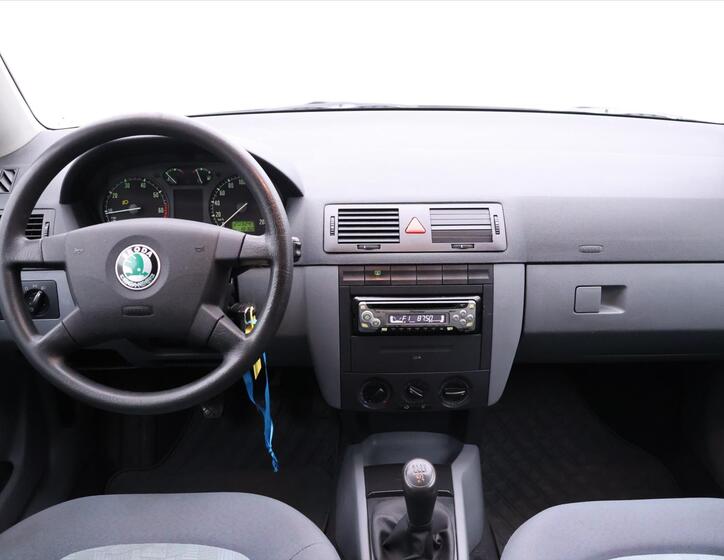 Škoda Fabia 19