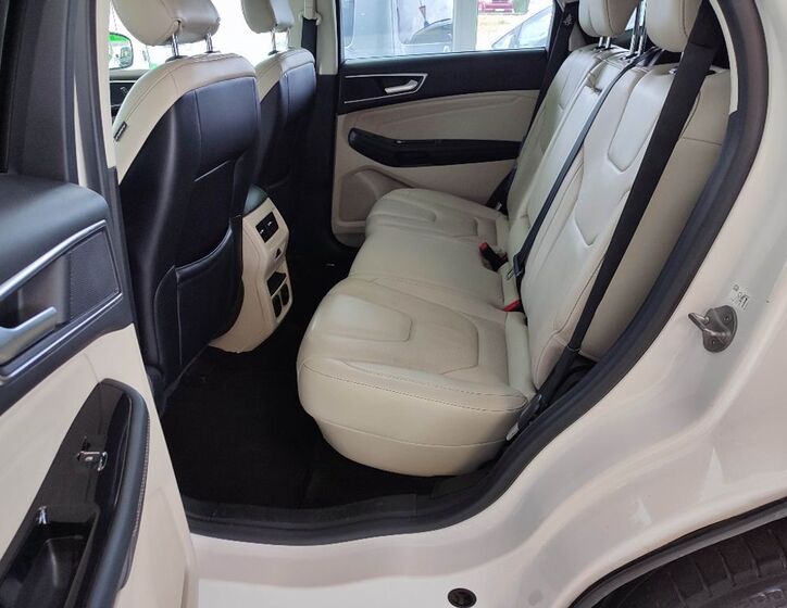 Ford Edge 10