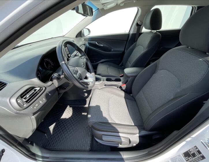 Hyundai i30 4