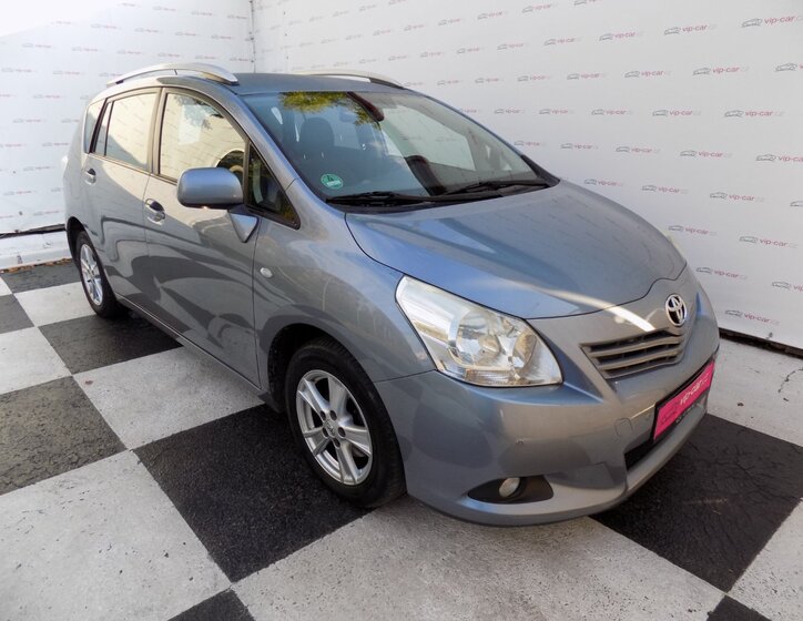 Toyota Verso 5
