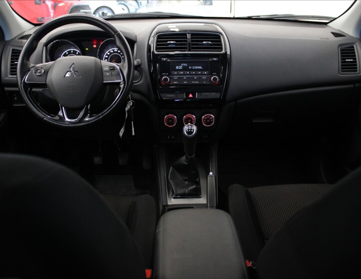 Mitsubishi ASX 8