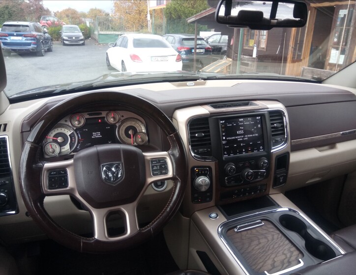 Dodge RAM 8