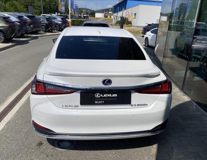 Lexus ES 300h 4