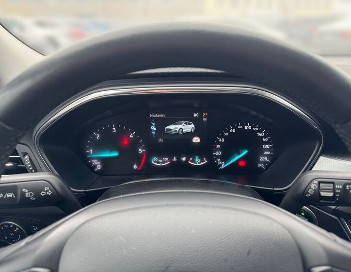 Ford Focus 8