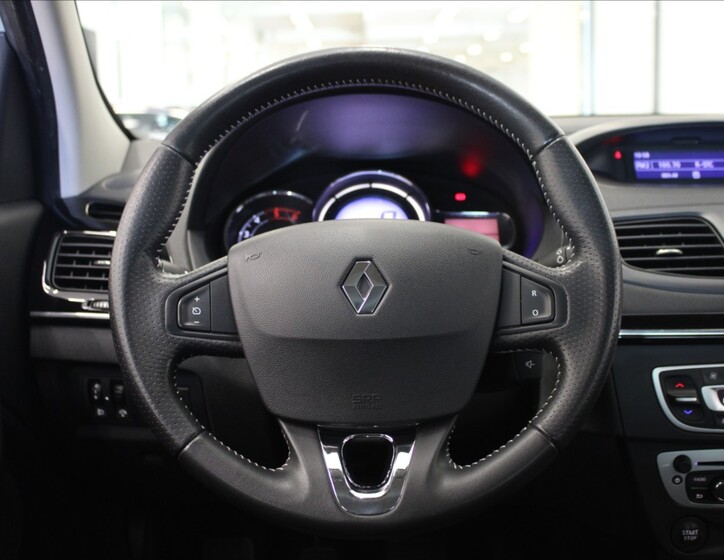 Renault Fluence 9