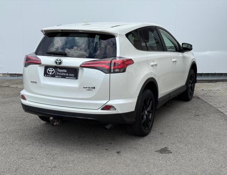Toyota RAV4 6