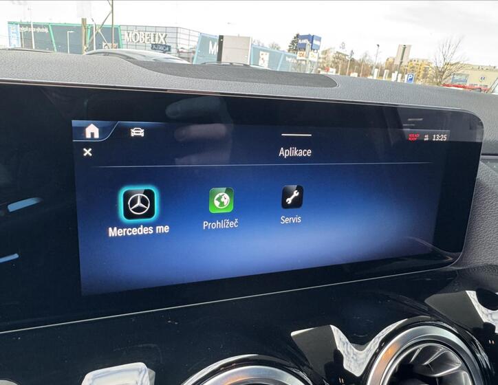 Mercedes-Benz GLA 12