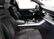 Audi Q8 12