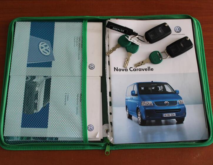 Volkswagen Caravelle 42
