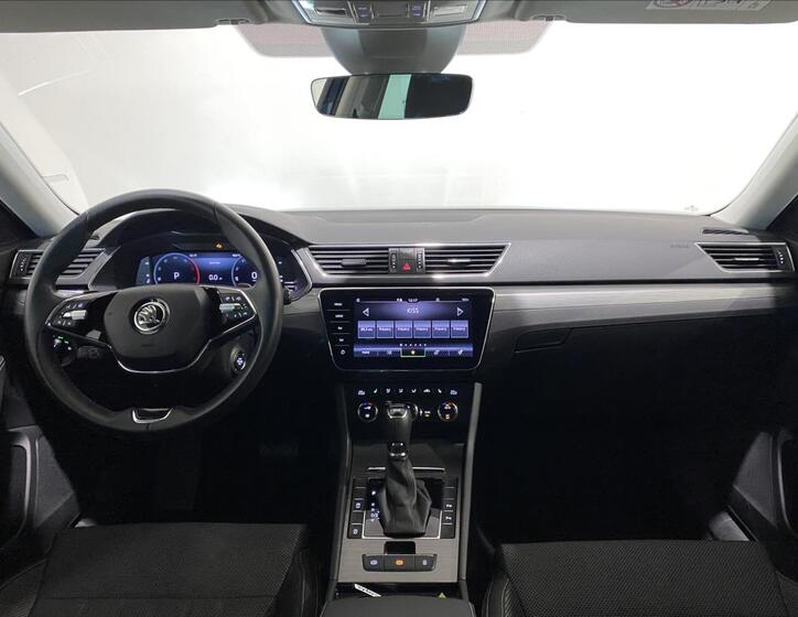 Škoda Superb 9
