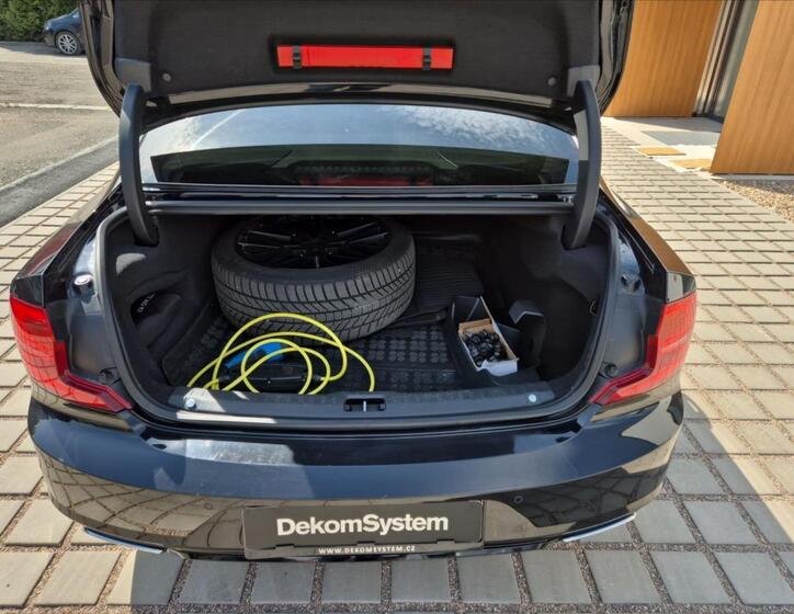 Volvo S90 11