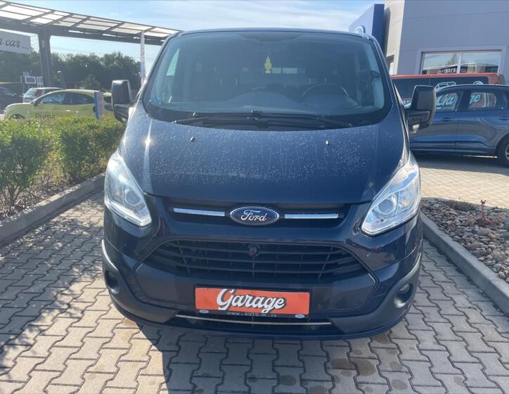 Ford Tourneo Custom 2