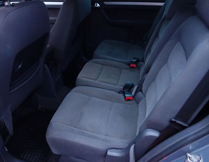 Volkswagen Touran 20
