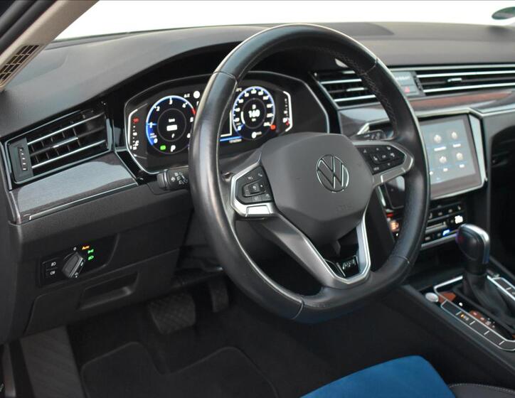 Volkswagen Passat 25