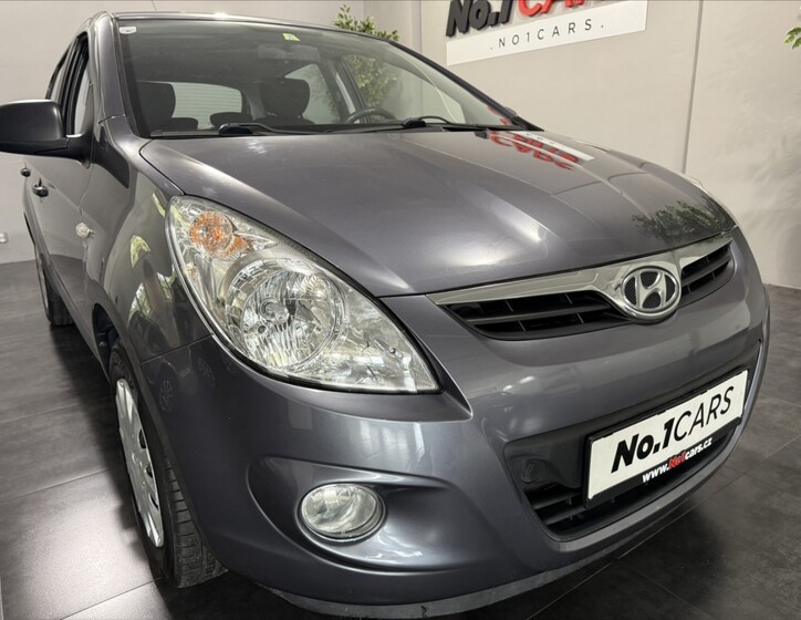 Hyundai i20 24