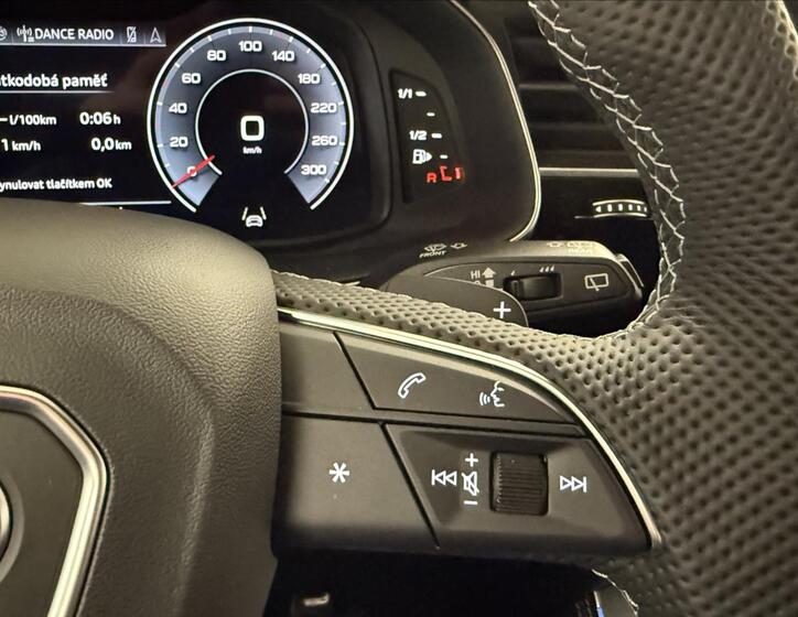 Audi Q8 17