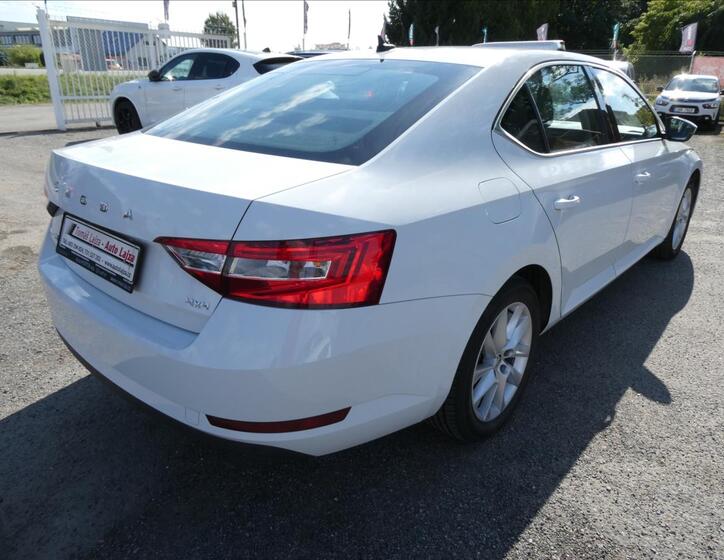 Škoda Superb 9