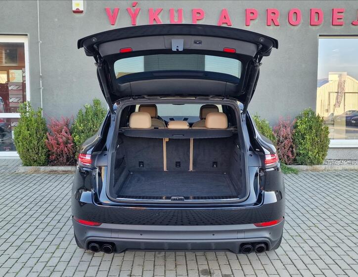 Porsche Cayenne 40