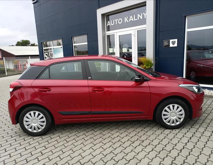 Hyundai i20 9