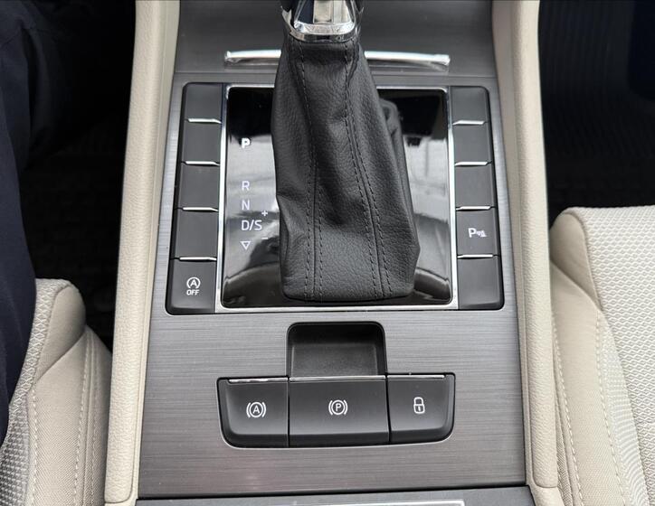 Škoda Superb 24
