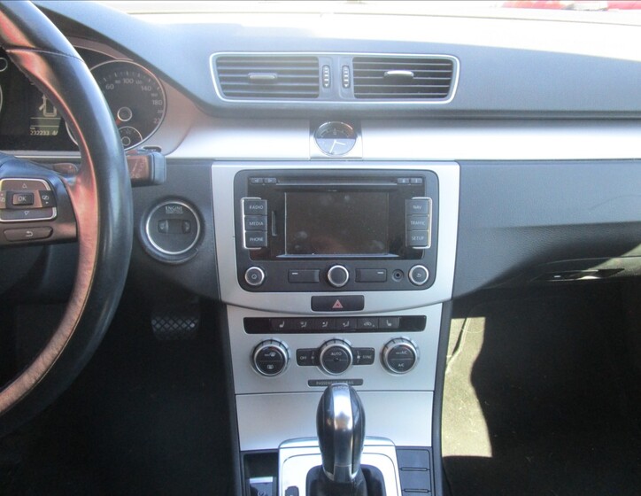 Volkswagen Passat 9