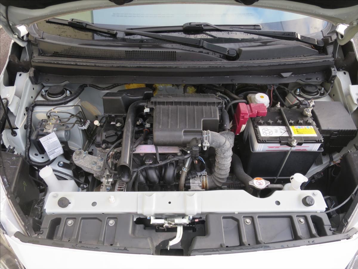 Mitsubishi Space