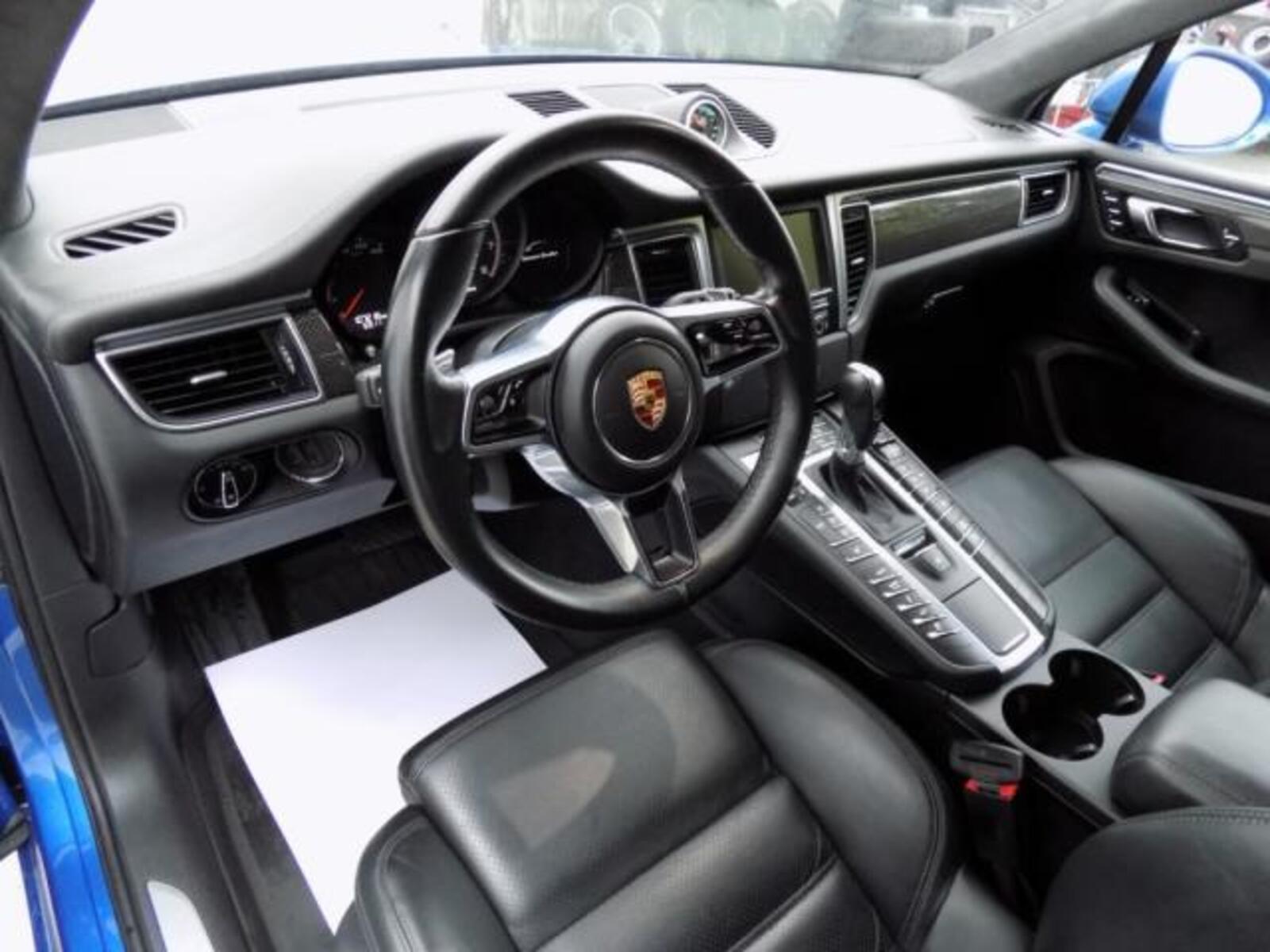 Porsche Macan 13