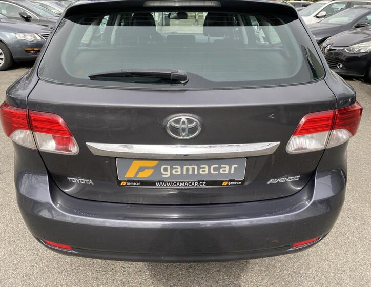 Toyota Avensis 11