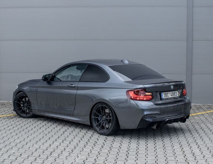 BMW Řada 2 7