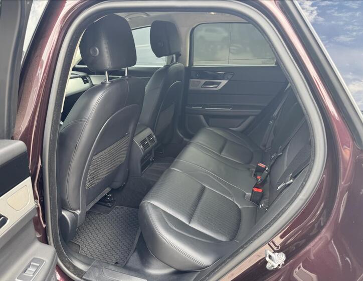 Jaguar XF 12