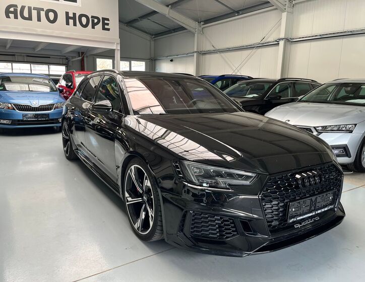 Audi RS4 1
