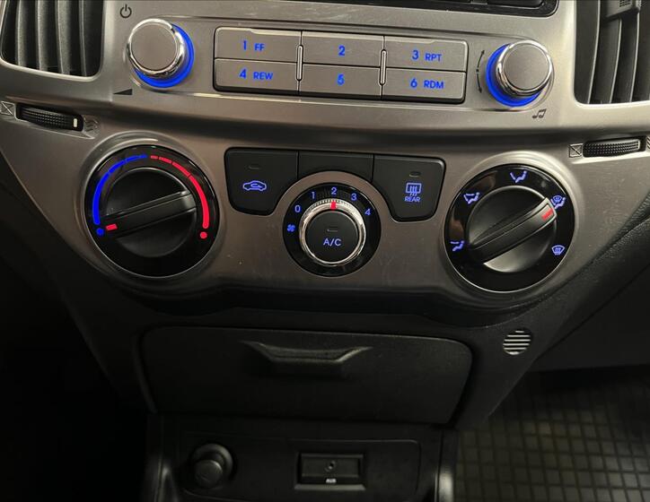 Hyundai i20 10