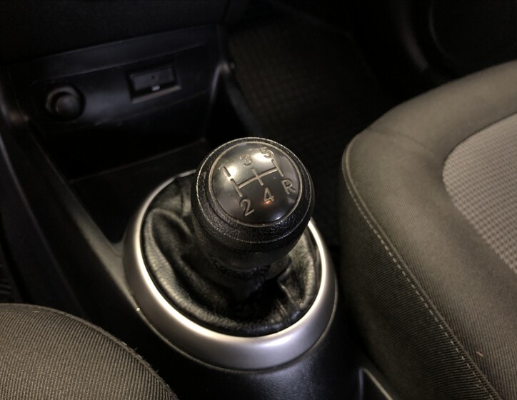 Hyundai i20 15