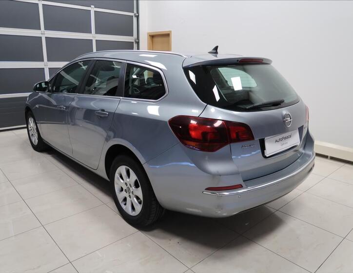 Opel Astra 6