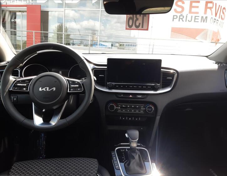 KIA XCeed 10