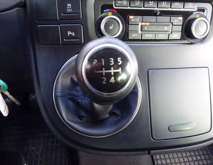 Volkswagen Multivan 26
