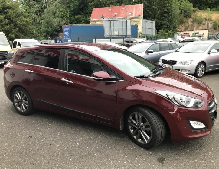 Hyundai i30 4