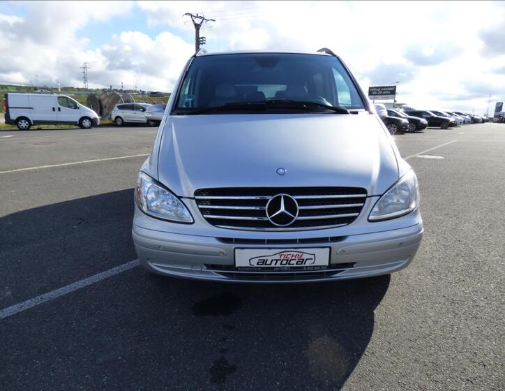 Mercedes-Benz Viano 8
