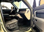 Land Rover Defender 36