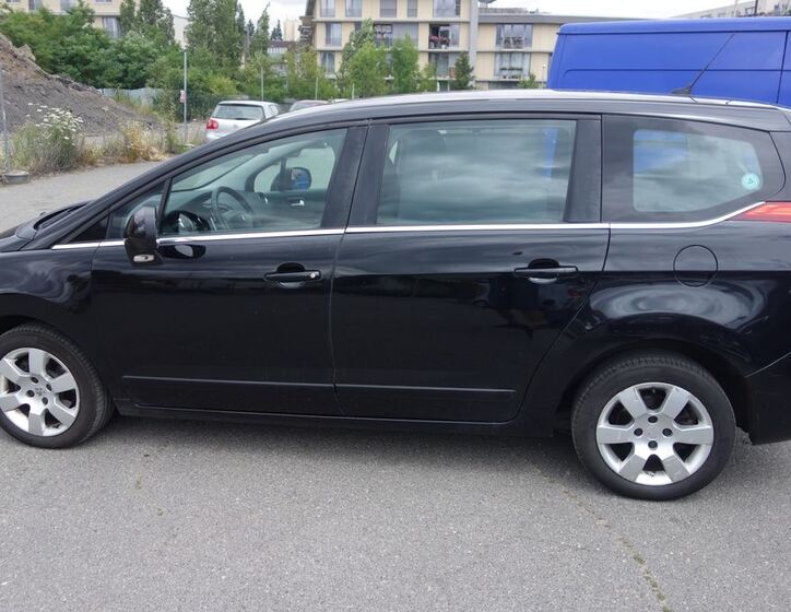 Peugeot 5008 9