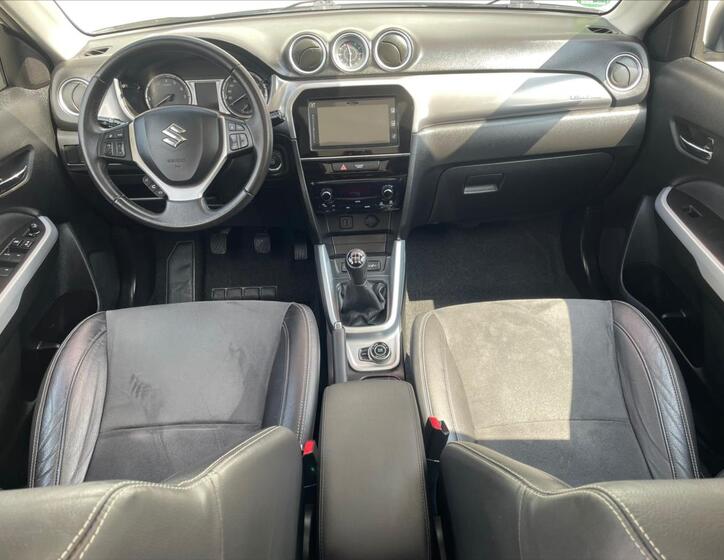 Suzuki Vitara 13