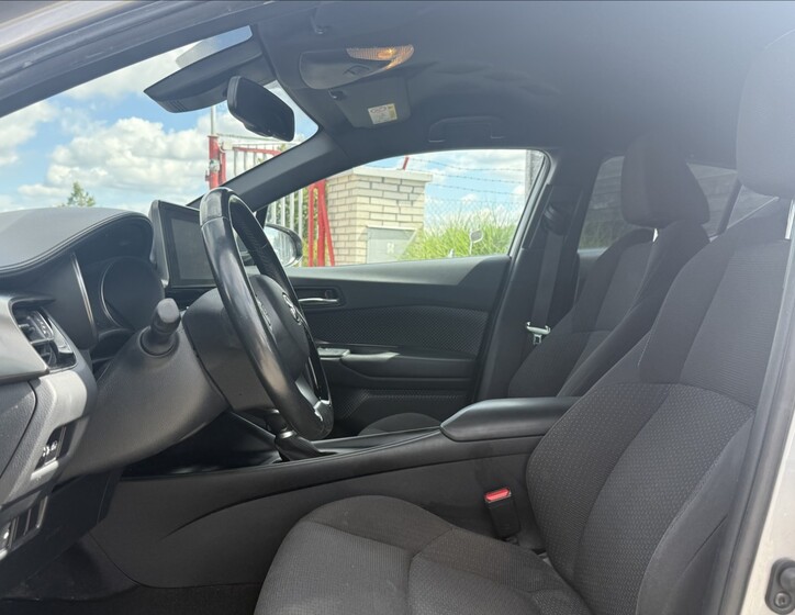 Toyota C-HR 9