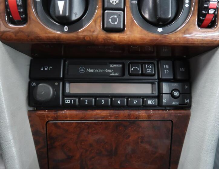 Mercedes-Benz 124 20