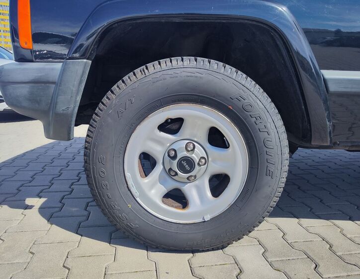 Jeep Cherokee 22
