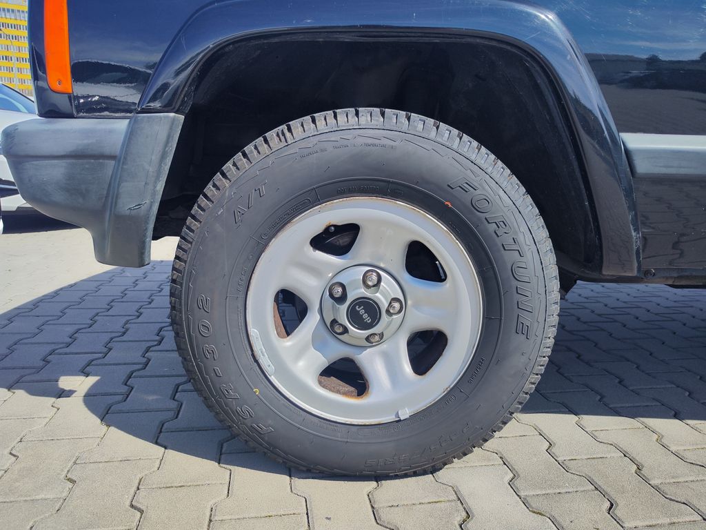 Jeep Cherokee