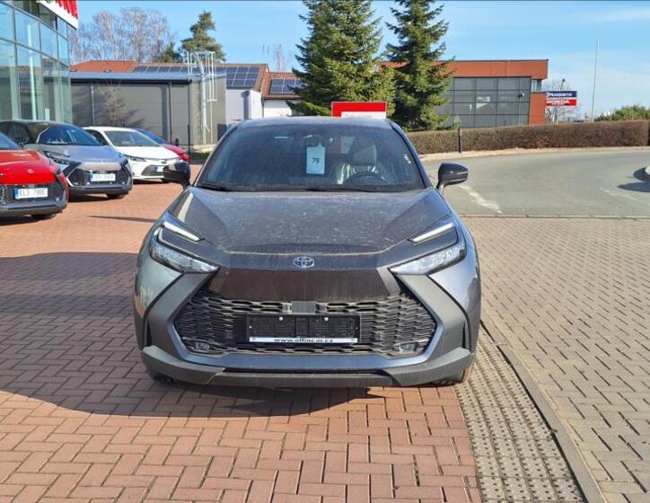 Toyota C-HR 2