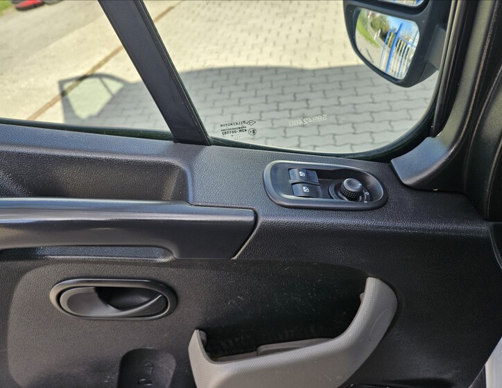 Renault Master 8