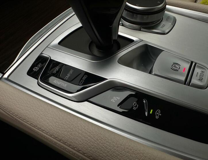BMW Řada 7 40
